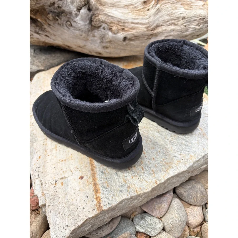 UGG Classic Mini Black Suede Shearling‎ Lined Ankle Boots Womens Size 38